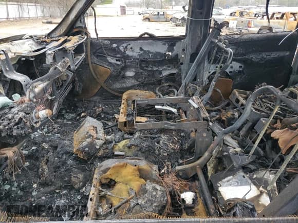 ✅ 2007 GMC Sierra 1500 • VIN: 1GTJC33D87F117408 • Лот: 87480564. Опубликован ранее на Copart с пробегом Не указан. Бесплатный доступ к архиву аукционных продаж из США и подробный отчёт об истории автомобиля на DreamBid. Изображение 7.