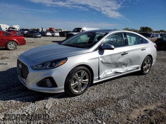 ✅ 2018 Hyundai Sonata Limited • VIN: 5NPE34AF8JH687322 • Lot: 64981152. Listed on Copart with 57,808 mi. Free auction sales archive from the USA and detailed vehicle history report at DreamBid. Image 2.