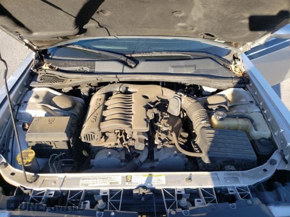 ✅ 2010 Dodge Challenger SE • VIN: 2B3CJ4DVXAH320643 • Lot: 88333635. Wystawiony na Copart z przebiegiem 104 804 mil. Bezpłatny archiwum sprzedaży aukcyjnych z USA i szczegółowy raport historii pojazdu na DreamBid. Zdjęcie 11.