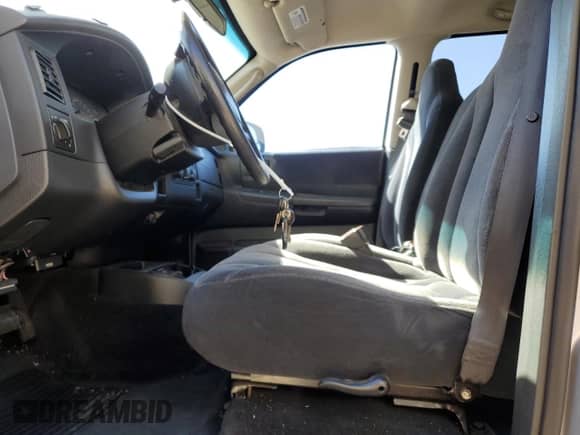 2002 Dodge Dakota SLT z VIN 1B7HL48X02S545545, wystawiony jako Copart lot #77478754 z przebiegiem 83 985 mil mil oraz Czysty tytuł • Clean title. Historia ofert i sprzedaży dostępna na DreamBid. Obrazek 7.