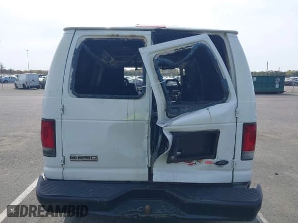 ✅ 2007 Ford Econoline Cargo Commercial • VIN: 1FTNE24W07DA72577 • Лот: 42126226. Опубликован ранее на IAAI с пробегом Не указан. Бесплатный доступ к архиву аукционных продаж из США и подробный отчёт об истории автомобиля на DreamBid. Изображение 12.