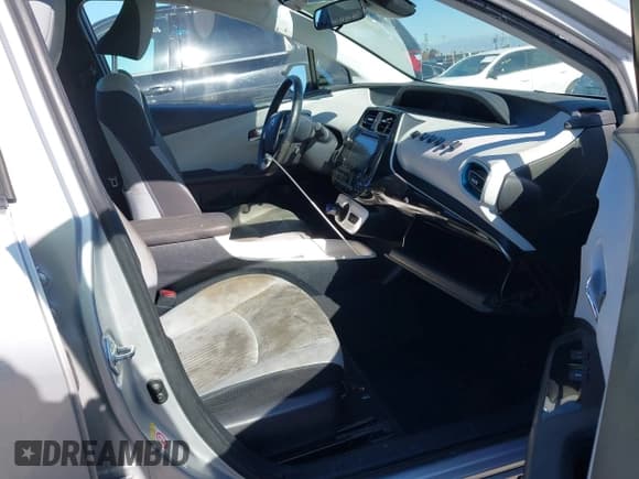 ✅ 2017 Toyota Prius Premium • VIN: JTDKARFP7H3023185 • Lot: 43860077. Listed on IAAI with 137,603 mi. Free auction sales archive from the USA and detailed vehicle history report at DreamBid. Image 5.