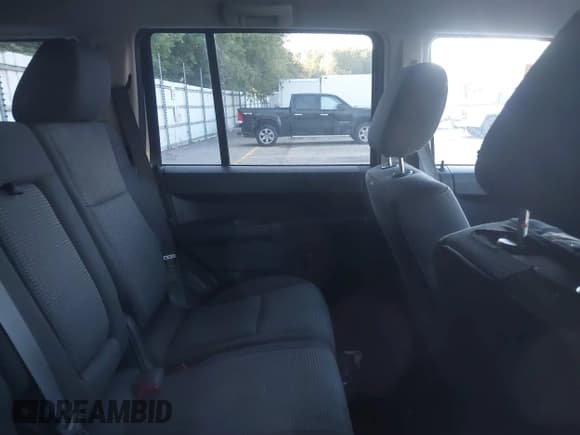 ✅ 2008 Jeep Commander Sport • VIN: 1J8HG48K98C108194 • Lot: 43195264. Wystawiony na IAAI z przebiegiem Nie podano. Bezpłatny archiwum sprzedaży aukcyjnych z USA i szczegółowy raport historii pojazdu na DreamBid. Zdjęcie 8.