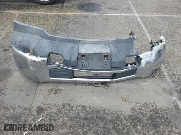 ✅ 2015 Chevrolet Silverado 2500HD LT • VIN: 1GC2KVEG5FZ104820 • Lot: 66502915. Wystawiony na Copart z przebiegiem 137 197 mil. Bezpłatny archiwum sprzedaży aukcyjnych z USA i szczegółowy raport historii pojazdu na DreamBid. Zdjęcie 12.