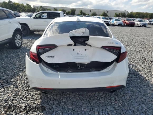 ✅ 2021 Alfa Romeo Giulia • VIN: ZARFAMAN6M7646879 • Lot: 82471935. Listed on Copart with 46,967 mi. Free auction sales archive from the USA and detailed vehicle history report at DreamBid. Image 6.