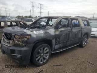 2015 Chevrolet Suburban LTZ z VIN 1GNSKKKC5FR705376, wystawiony jako Copart lot #70946015 z przebiegiem Nie podano mil oraz Czysty tytuł • Clean title. Historia ofert i sprzedaży dostępna na DreamBid. Obrazek 1.