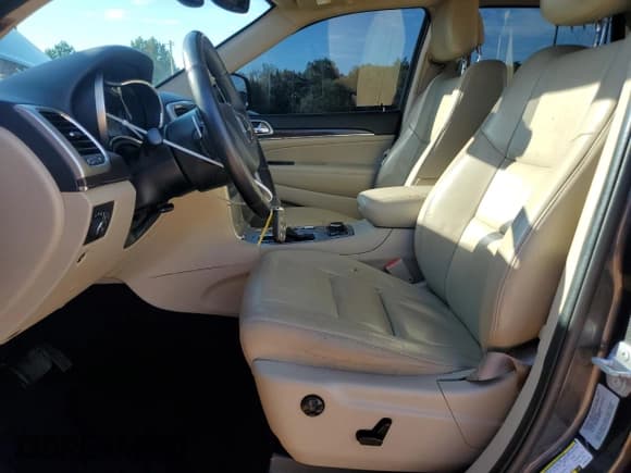 ✅ 2017 Jeep Grand Cherokee Limited • VIN: 1C4RJFBG0HC867216 • Lot: 82219425. Listed on Copart with 145,884 mi. Free auction sales archive from the USA and detailed vehicle history report at DreamBid. Image 7.