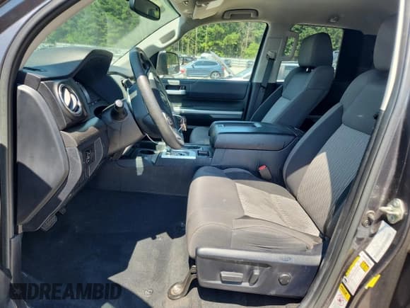 ✅ 2017 Toyota Tundra SR • VIN: 5TFRM5F19HX111254 • Lot: 63929145. Wystawiony na Copart z przebiegiem 30 677 mil. Bezpłatny archiwum sprzedaży aukcyjnych z USA i szczegółowy raport historii pojazdu na DreamBid. Zdjęcie 7.