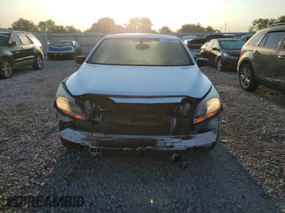 ✅ 2013 Chevrolet Malibu LS • VIN: 1G11A5SA0DF173386 • Lot: 71984575. Wystawiony na Copart z przebiegiem 189 200 mil mil. Skorzystaj z bezpłatnego archiwum sprzedaży aukcyjnych z USA i zobacz szczegółowy raport historii pojazdu na DreamBid. Zdjęcie 5.