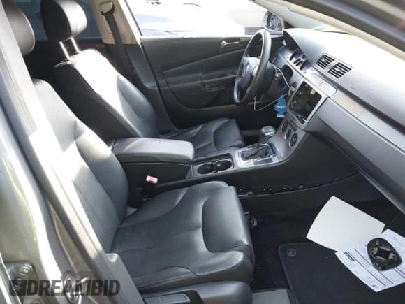 ✅ 2006 Volkswagen Passat Value Edition • VIN: WVWAK73C06P113427 • Lot: 43811057. Listed on IAAI with 106,952 mi. Free auction sales archive from the USA and detailed vehicle history report at DreamBid. Image 5.