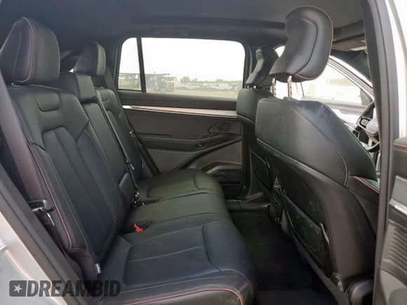 ✅ 2024 Jeep Wagoneer S Launch Edition • VIN: 3C4RJNAK9RT179625 • Lot: 61473515. Wystawiony na Copart z przebiegiem 3 018 mil. Bezpłatny archiwum sprzedaży aukcyjnych z USA i szczegółowy raport historii pojazdu na DreamBid. Zdjęcie 10.