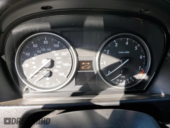 ✅ 2013 BMW X1 28i • VIN: WBAVM1C54DVL64127 • Лот: 92442935. Опубликован ранее на Copart с пробегом Не указан. Бесплатный доступ к архиву аукционных продаж из США и подробный отчёт об истории автомобиля на DreamBid. Изображение 9.