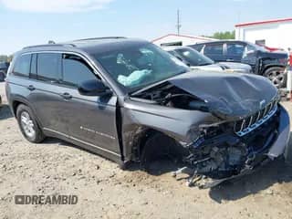 2025 Jeep Grand Cherokee Altitude X with VIN 1C4RJGAGXSC284361, listed as a IAAI auction lot 42037914 with 1,871 mi miles and . Bid and sale history available at DreamBid. Image 1.