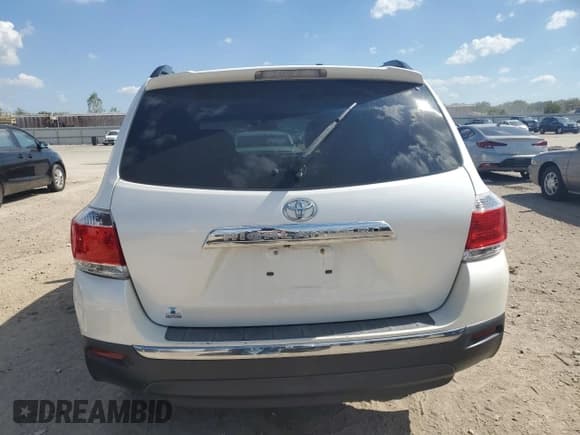 ✅ 2013 Toyota Highlander SE • VIN: 5TDZK3EH5DS103015 • Лот: 81876345. Опубликован ранее на Copart с пробегом 173 139 миль. Бесплатный доступ к архиву аукционных продаж из США и подробный отчёт об истории автомобиля на DreamBid. Изображение 6.