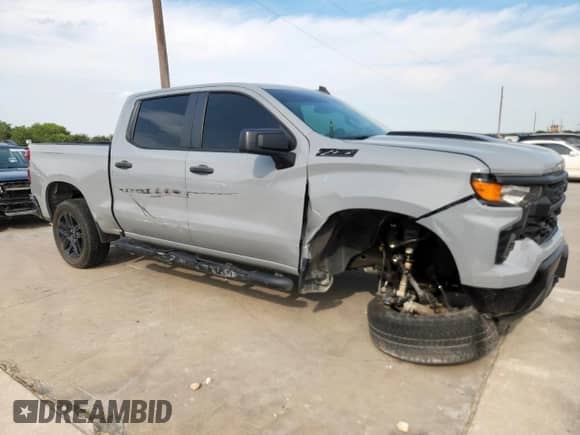 2024 Chevrolet Silverado 1500 Custom Trail Boss z VIN 3GCPDCEK7RG217665, wystawiony jako Copart lot #71836705 z przebiegiem 19 585 mil mil oraz Czysty tytuł • Clean title. Historia ofert i sprzedaży dostępna na DreamBid. Obrazek 4.