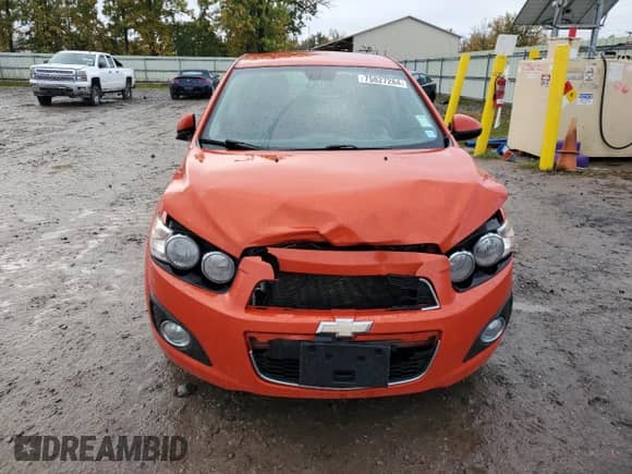 ✅ 2012 Chevrolet Sonic LT • VIN: 1G1JC6SH3C4150403 • Lot: 75827284. Wystawiony na Copart z przebiegiem 151 843 mil mil. Skorzystaj z bezpłatnego archiwum sprzedaży aukcyjnych z USA i zobacz szczegółowy raport historii pojazdu na DreamBid. Zdjęcie 5.