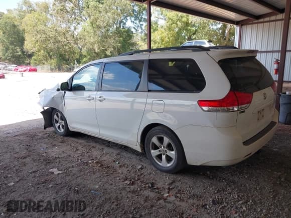 ✅ 2014 Toyota Sienna LE • VIN: 5TDKK3DC6ES508311 • Lot: 43235557. Listed on IAAI with 253,129 mi. Free auction sales archive from the USA and detailed vehicle history report at DreamBid. Image 3.