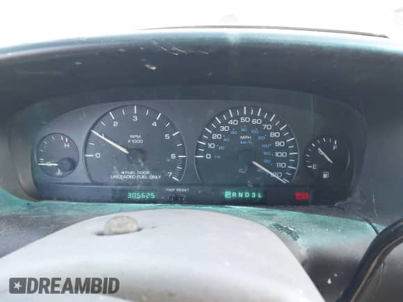 1996 Dodge Caravan SE с VIN 1B4GP44R0TB386449, выставлен на аукционе IAAI как лот 41949313 с пробегом 305 625 миль миль и . История ставок и продаж доступна на DreamBid. Изображение 7.