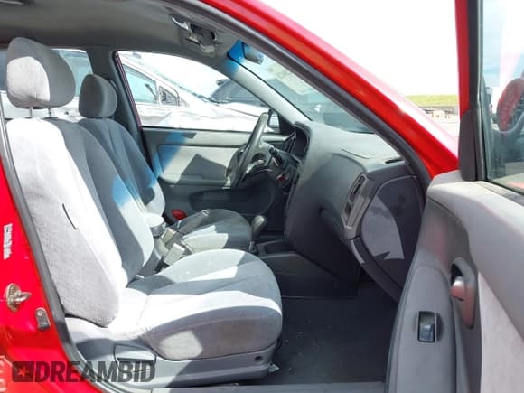 ✅ 2004 Hyundai Elantra GLS • VIN: KMHDN46D54U794248 • Lot: 42004226. Wystawiony na IAAI z przebiegiem 167 849 mil. Bezpłatny archiwum sprzedaży aukcyjnych z USA i szczegółowy raport historii pojazdu na DreamBid. Zdjęcie 5.