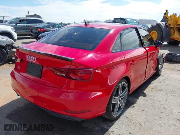 ✅ 2020 Audi A3 Premium Plus • VIN: WAUCUGFF9LA100857 • Lot: 42596122. Wystawiony na IAAI z przebiegiem 48 696 mil. Bezpłatny archiwum sprzedaży aukcyjnych z USA i szczegółowy raport historii pojazdu na DreamBid. Zdjęcie 4.