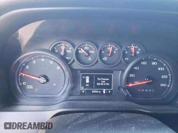 ✅ 2020 Chevrolet Silverado 1500 Custom • VIN: 1GCRWBEF1LZ102082 • Lot: 73054144. Wystawiony na Copart z przebiegiem 63 443 mil. Bezpłatny archiwum sprzedaży aukcyjnych z USA i szczegółowy raport historii pojazdu na DreamBid. Zdjęcie 9.