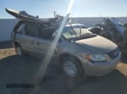 ✅ 2003 Chrysler Town & Country LX • VIN: 2C4GP44363R310654 • Lot: 70458235. Wystawiony na Copart z przebiegiem 184 819 mil. Bezpłatny archiwum sprzedaży aukcyjnych z USA i szczegółowy raport historii pojazdu na DreamBid. Zdjęcie 4.