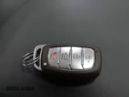 ✅ 2019 Hyundai Ioniq Blue • VIN: KMHC65LC7KU180230 • Lot: 42995835. Wystawiony na IAAI z przebiegiem 159 325 mil. Bezpłatny archiwum sprzedaży aukcyjnych z USA i szczegółowy raport historii pojazdu na DreamBid. Zdjęcie 11.