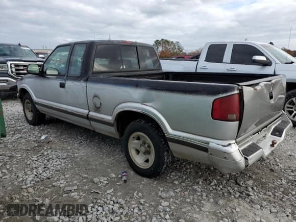 ✅ 1995 Chevrolet S-10 LS • VIN: 1GCCS19W6S8190511 • Лот: 84840244. Опубликован ранее на Copart с пробегом 232 828 миль. Бесплатный доступ к архиву аукционных продаж из США и подробный отчёт об истории автомобиля на DreamBid. Изображение 2.