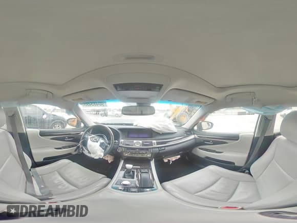 ✅ 2017 Lexus LS 460 • VIN: JTHCL5EF6H5028445 • Лот: 90485495. Опубликован ранее на Copart с пробегом 92 440 миль. Бесплатный доступ к архиву аукционных продаж из США и подробный отчёт об истории автомобиля на DreamBid. Изображение 14.