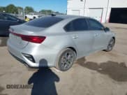 ✅ 2021 Kia Forte LXS • VIN: 3KPF24AD7ME294992 • Lot: 43819434. Wystawiony na IAAI z przebiegiem 171 562 mil. Bezpłatny archiwum sprzedaży aukcyjnych z USA i szczegółowy raport historii pojazdu na DreamBid. Zdjęcie 4.