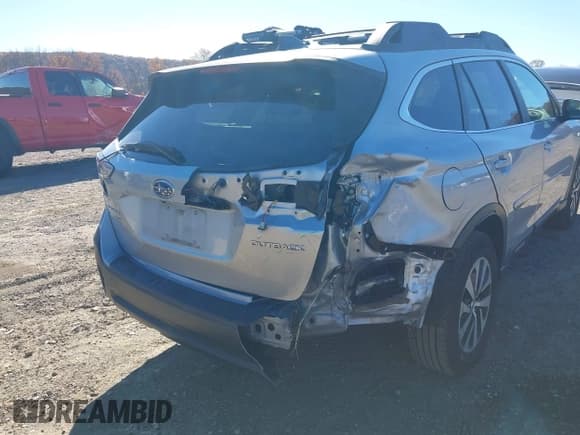 ✅ 2021 Subaru Outback Premium • VIN: 4S4BTADC6M3168865 • Lot: 43601243. Listed on IAAI with 115,697 mi. Free auction sales archive from the USA and detailed vehicle history report at DreamBid. Image 6.