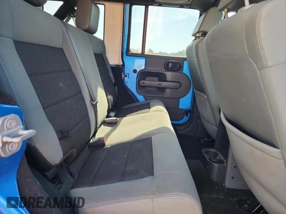 ✅ 2010 Jeep Wrangler Unlimited Sport • VIN: 1J4BA3H1XAL102775 • Лот: 80246135. Опубликован ранее на Copart с пробегом 222 965 миль. Бесплатный доступ к архиву аукционных продаж из США и подробный отчёт об истории автомобиля на DreamBid. Изображение 10.