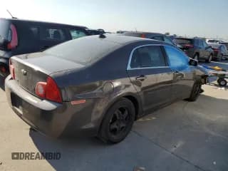 ✅ 2012 Chevrolet Malibu 1LS • VIN: 1G1ZB5E07CF298791 • Lot: 74703864. Wystawiony na Copart z przebiegiem 234 709 mil. Bezpłatny archiwum sprzedaży aukcyjnych z USA i szczegółowy raport historii pojazdu na DreamBid. Zdjęcie 3.