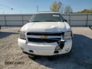 ✅ 2011 Chevrolet Suburban LTZ • VIN: 1GNSCKE00BR216666 • Lot: 77368824. Wystawiony na Copart z przebiegiem 185 922 mil. Bezpłatny archiwum sprzedaży aukcyjnych z USA i szczegółowy raport historii pojazdu na DreamBid. Zdjęcie 12.