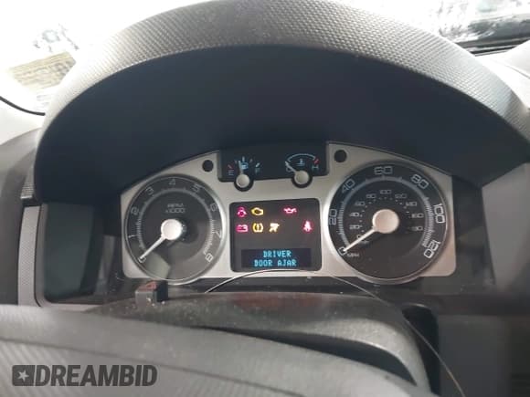 ✅ 2010 Mercury Mariner Premier • VIN: 4M2CN8HG9AKJ01231 • Lot: 41868769. Wystawiony na IAAI z przebiegiem 99 322 mil. Bezpłatny archiwum sprzedaży aukcyjnych z USA i szczegółowy raport historii pojazdu na DreamBid. Zdjęcie 15.