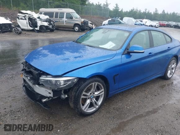 ✅ 2018 BMW 4 Series 430i xDrive • VIN: WBA4J3C56JBG95730 • Lot: 42871370. Wystawiony na IAAI z przebiegiem 70 614 mil. Bezpłatny archiwum sprzedaży aukcyjnych z USA i szczegółowy raport historii pojazdu na DreamBid. Zdjęcie 18.