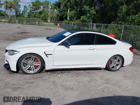 ✅ 2015 BMW M4 • VIN: WBS3R9C53FK335080 • Лот: 43049252. Опубликован ранее на IAAI с пробегом 88 379 миль. Бесплатный доступ к архиву аукционных продаж из США и подробный отчёт об истории автомобиля на DreamBid. Изображение 14.