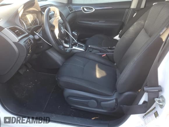 ✅ 2019 Nissan Sentra SR • VIN: 3N1AB7AP2KY231142 • Lot: 90909385. Wystawiony na Copart z przebiegiem Nie podano. Bezpłatny archiwum sprzedaży aukcyjnych z USA i szczegółowy raport historii pojazdu na DreamBid. Zdjęcie 7.