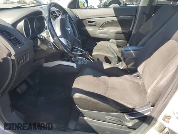 2013 Mitsubishi Outlander ES z VIN 4A4AR3AU6DE005539, wystawiony jako Copart lot #81993375 z przebiegiem 177 817 mil mil oraz Czysty tytuł • Clean title. Historia ofert i sprzedaży dostępna na DreamBid. Obrazek 7.