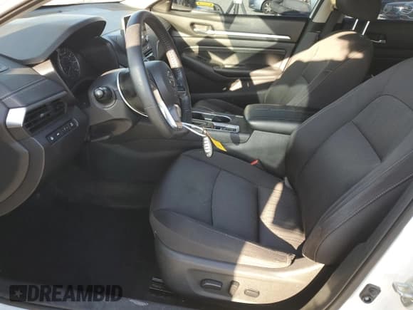 ✅ 2019 Nissan Altima SV • VIN: 1N4BL4DV8KC137207 • Lot: 93072395. Listed on Copart with 122,442 mi. Free auction sales archive from the USA and detailed vehicle history report at DreamBid. Image 7.