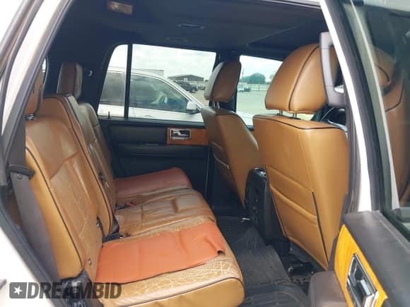 ✅ 2011 Lincoln Navigator • VIN: 5LMJJ2J53BEJ02835 • Lot: 42744036. Wystawiony na IAAI z przebiegiem 230 610 mil. Bezpłatny archiwum sprzedaży aukcyjnych z USA i szczegółowy raport historii pojazdu na DreamBid. Zdjęcie 8.