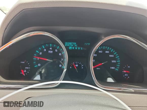 2009 Chevrolet Traverse LS z VIN 1GNER13D79S100962, wystawiony jako Copart lot #82315635 z przebiegiem 208 784 mil mil oraz Szkoda całkowita • Salvage title. Historia ofert i sprzedaży dostępna na DreamBid. Obrazek 9.