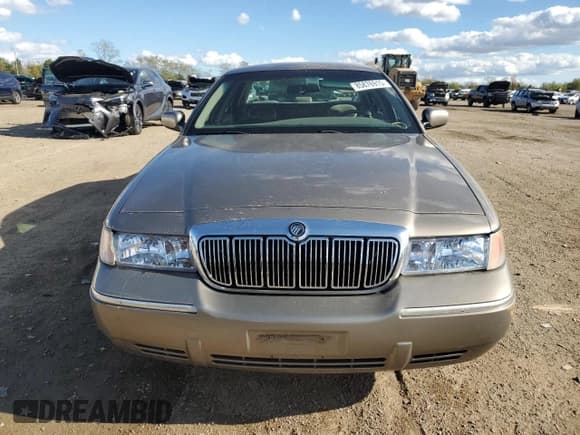 ✅ 2002 Mercury Grand Marquis GS • VIN: 2MEFM74W72X628727 • Лот: 85876915. Опубликован ранее на Copart с пробегом 211 633 миль. Бесплатный доступ к архиву аукционных продаж из США и подробный отчёт об истории автомобиля на DreamBid. Изображение 5.