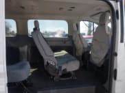 ✅ 2017 Ford Transit XL • VIN: 1FBZX2YM6HKA06914 • Lot: 41830142. Wystawiony na IAAI z przebiegiem 118 387 mil. Bezpłatny archiwum sprzedaży aukcyjnych z USA i szczegółowy raport historii pojazdu na DreamBid. Zdjęcie 8.