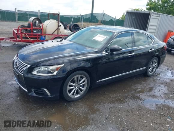 ✅ 2015 Lexus LS 460 • VIN: JTHCL5EF7F5024336 • Лот: 42452030. Опубликован ранее на IAAI с пробегом 179 310 миль. Бесплатный доступ к архиву аукционных продаж из США и подробный отчёт об истории автомобиля на DreamBid. Изображение 2.