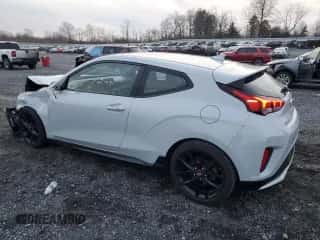 2020 Hyundai Veloster Turbo z VIN KMHTH6AB4LU026943, wystawiony jako Copart lot #82648914 z przebiegiem 95 151 mil mil oraz Szkoda całkowita • Salvage title. Historia ofert i sprzedaży dostępna na DreamBid. Obrazek 2.