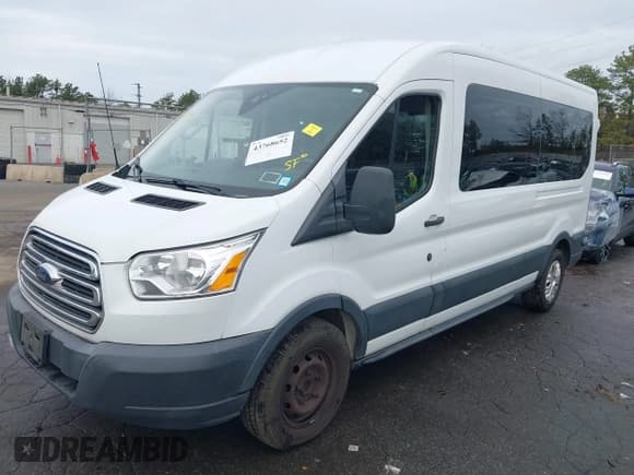 ✅ 2018 Ford Transit Passenger XL • VIN: 1FBZX2CM8JKA56842 • Lot: 43768652. Wystawiony na IAAI z przebiegiem 109 220 mil. Bezpłatny archiwum sprzedaży aukcyjnych z USA i szczegółowy raport historii pojazdu na DreamBid. Zdjęcie 19.