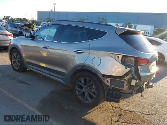 ✅ 2017 Hyundai Santa Fe Ultimate • VIN: 5XYZW4LA7HG451613 • Lot: 43773904. Listed on IAAI with 203,886 mi. Free auction sales archive from the USA and detailed vehicle history report at DreamBid. Image 3.