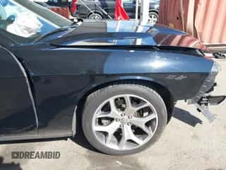 2016 Dodge Challenger SXT Plus z VIN 2C3CDZAG2GH317161, wystawiony jako IAAI lot #43283440 z przebiegiem 75 086 mil mil oraz . Historia ofert i sprzedaży dostępna na DreamBid. Obrazek 6.