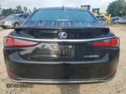 ✅ 2021 Lexus ES 300h Luxury • VIN: 58AEA1C17MU001369 • Lot: 60148885. Wystawiony na Copart z przebiegiem 64 727 mil. Bezpłatny archiwum sprzedaży aukcyjnych z USA i szczegółowy raport historii pojazdu na DreamBid. Zdjęcie 7.